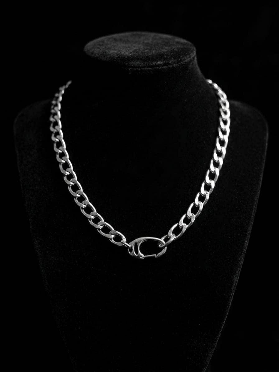 Oversized Oval Carabiner Curb Chain Metal Choker — image 2