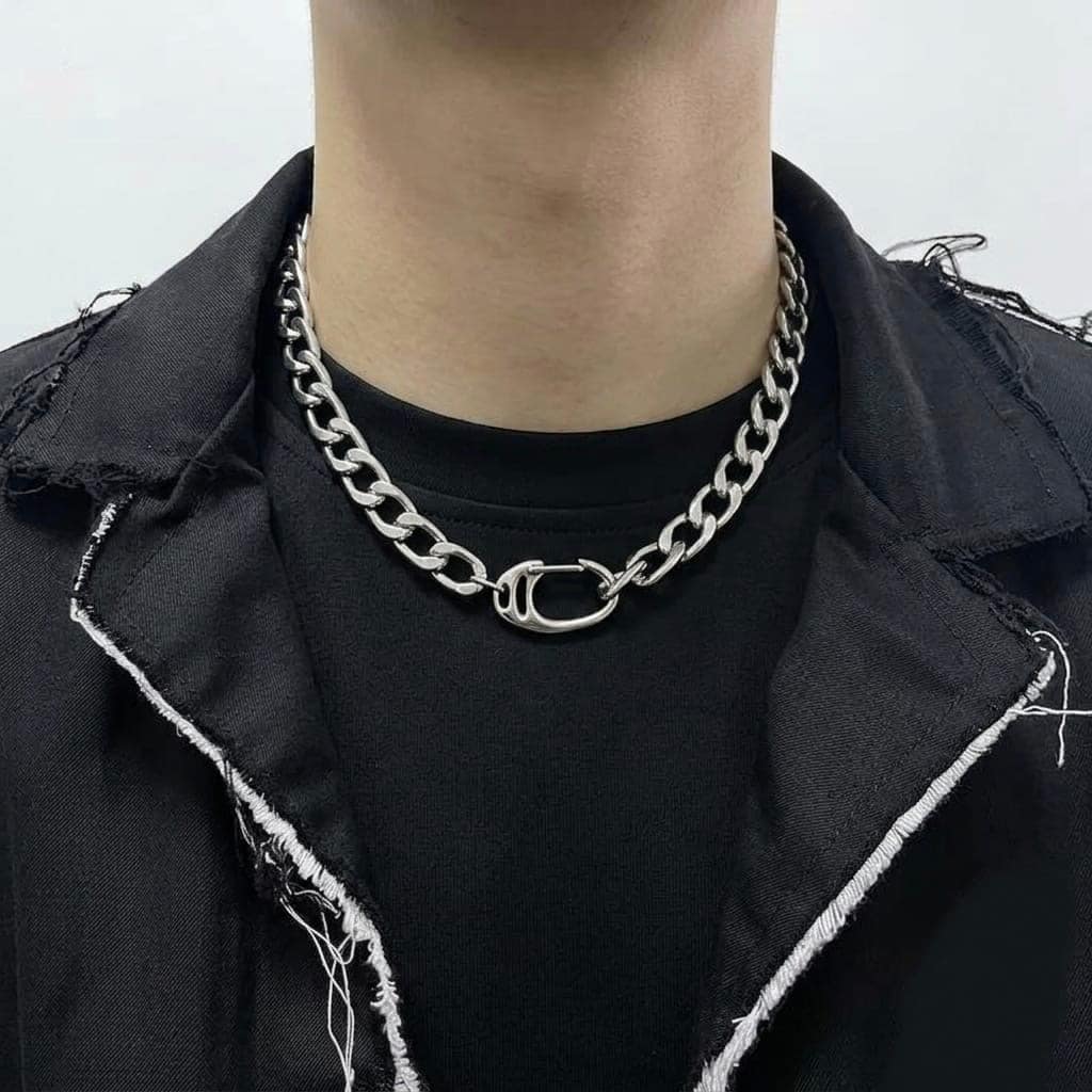 Oversized Oval Carabiner Curb Chain Metal Choker — image 3
