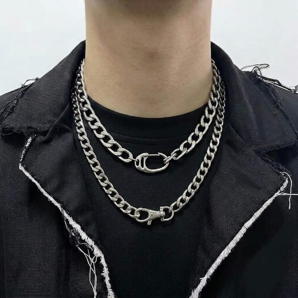 Metal clasp choker — image 3