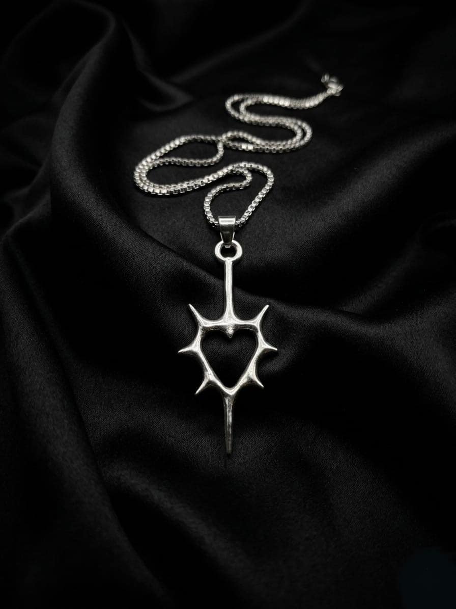 Thornheart Necklace